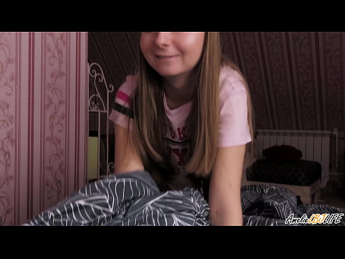 ❤️ Blondina îi suge adânc prietenei ei și primește spermă în gură ️ at porn ro.pornohammer.ru ﹏